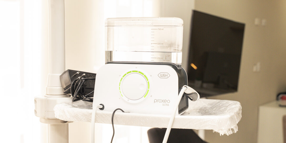 Tratamiento de endodoncia con microscopio en San Miguel — Clínica Endodontics