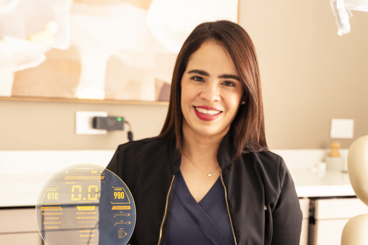 Estación de trabajo con tecnología digital — Clínica Endodontics